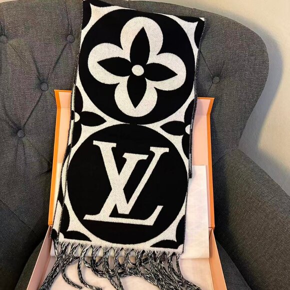 Louis Vuitton Flight Mode Wool Medallion Stole/Scarf M79212, Black and White - Picture 1 of 4